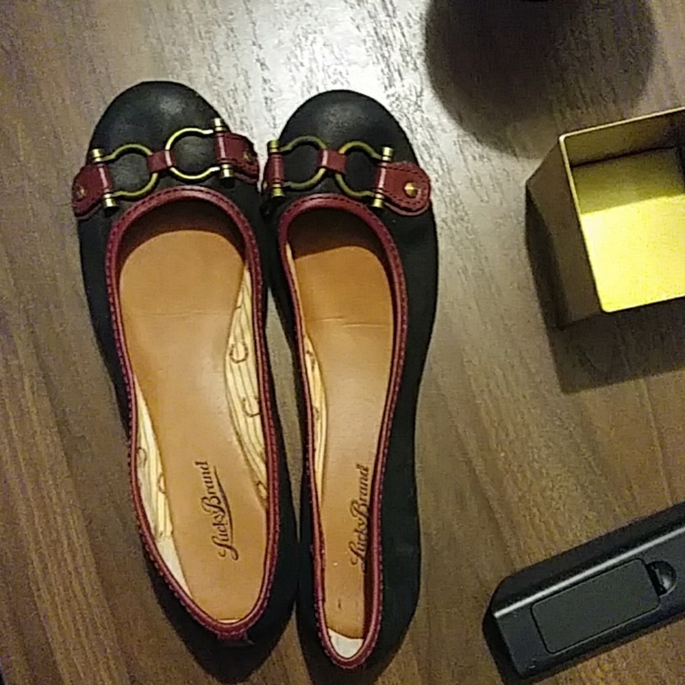 Lucky brand flats size 8